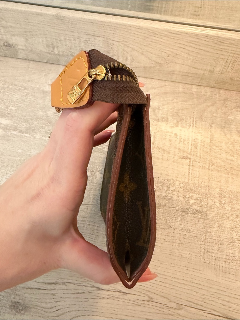 Louis Vuitton Mini Pochette - Picture 7 of 15